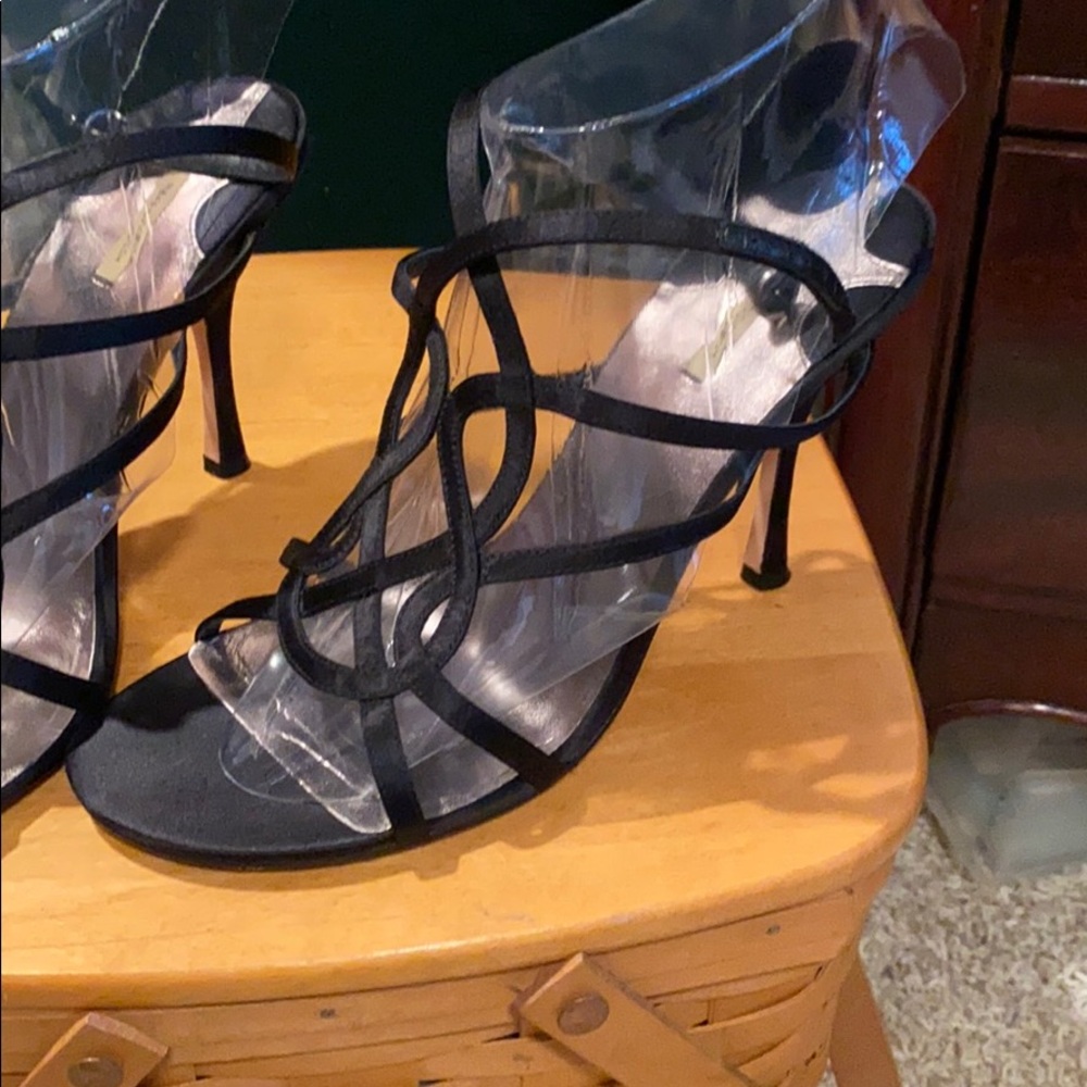 Black heels - Picture 2 of 4